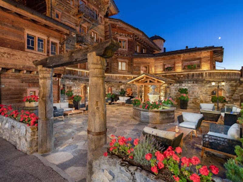 Hostellerie du Pas de l'Ours, Relais & Châteaux