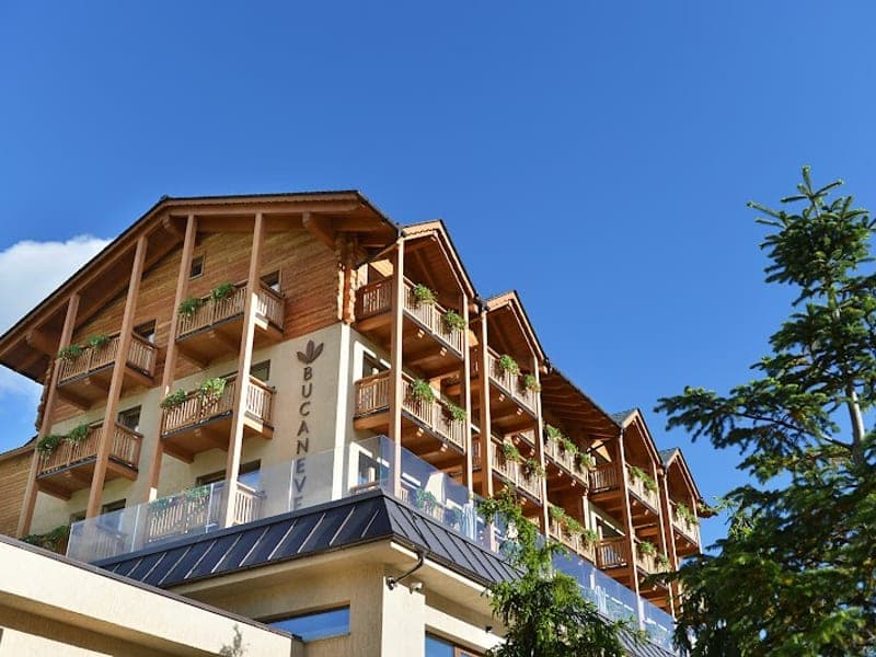 Hotel Bucaneve