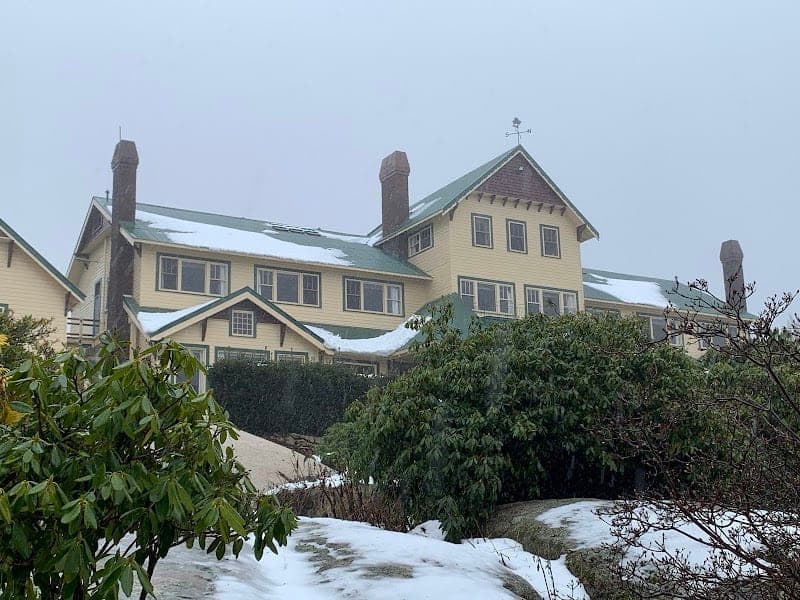 Mt Buller Chalet Hotel & Suites