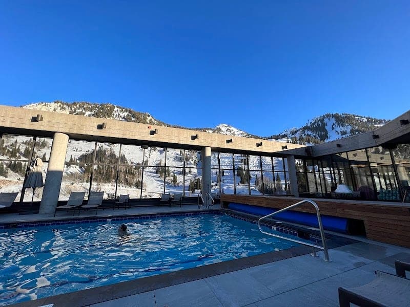 The Cliff Lodge